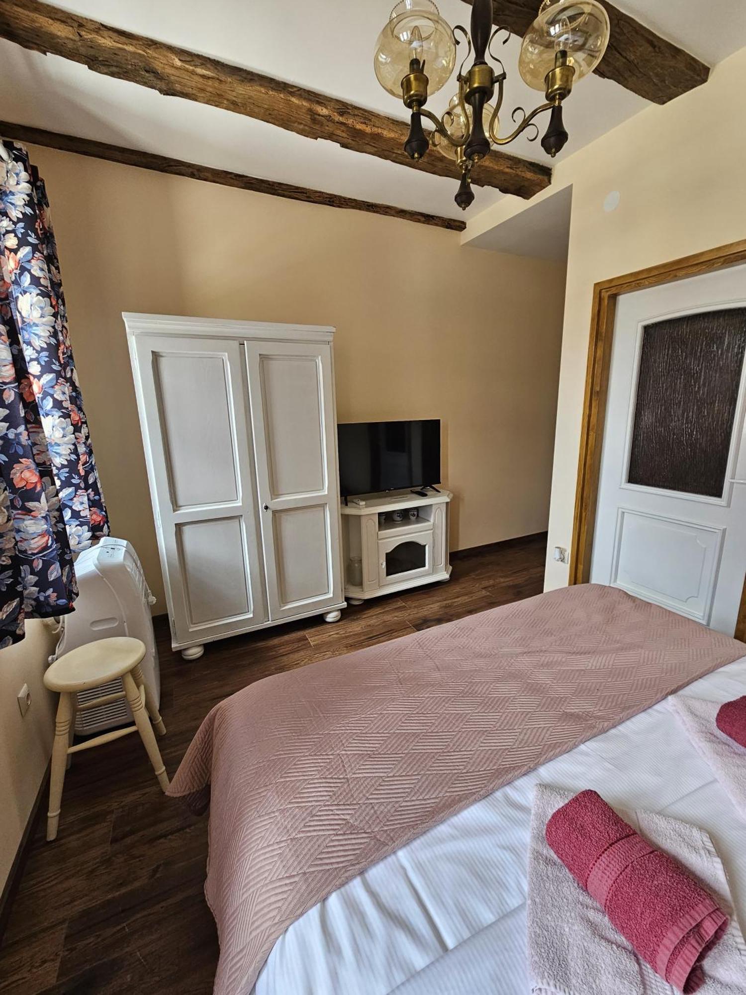 Taverna 1860 Rooms & Apartments Donja Zelina Exteriér fotografie