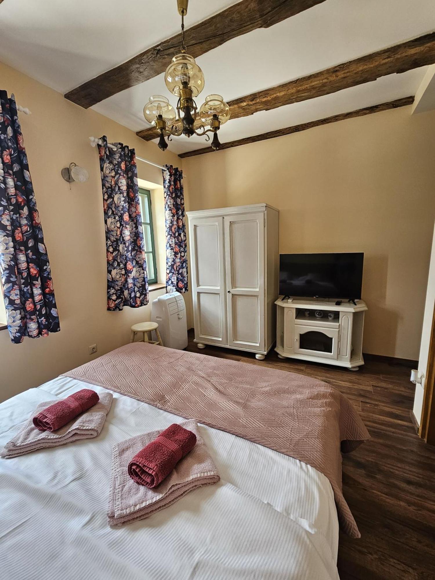 Taverna 1860 Rooms & Apartments Donja Zelina Exteriér fotografie