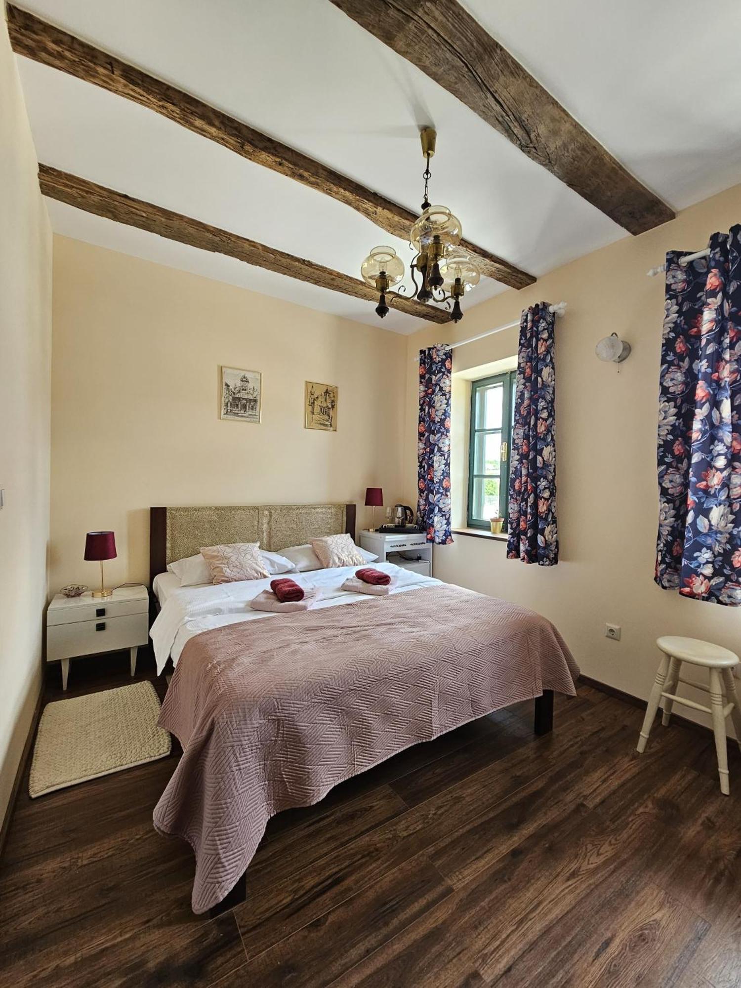Taverna 1860 Rooms & Apartments Donja Zelina Exteriér fotografie
